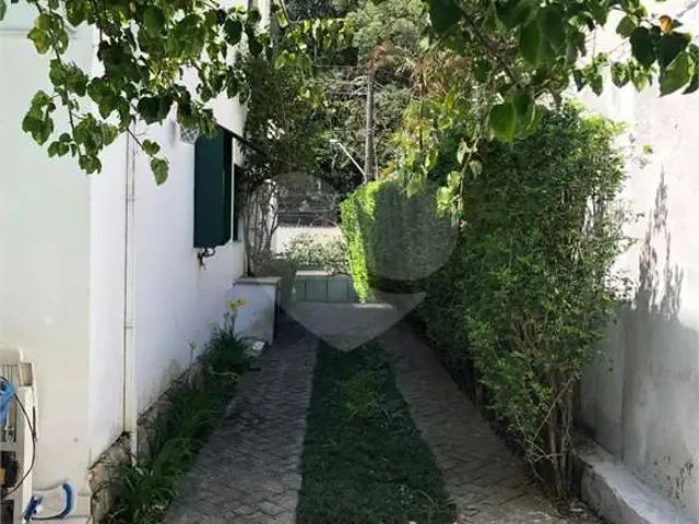 Casa / Sobrado para Venda em São Paulo/SP Panamby 3 Quartos