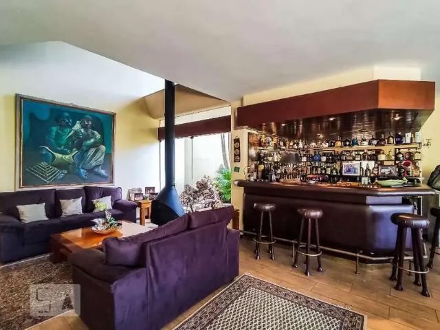 Casa / Sobrado para Venda em São Paulo/SP Panamby 4 Quartos