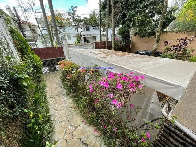 Casa / Sobrado para Venda em São Paulo/SP Pacaembu 4 Quartos