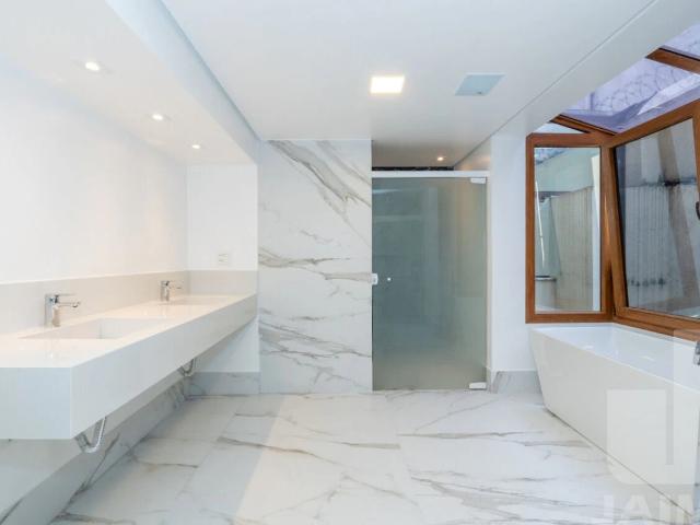 Casa / Sobrado para Venda em São Paulo/SP Pacaembu 4 Quartos