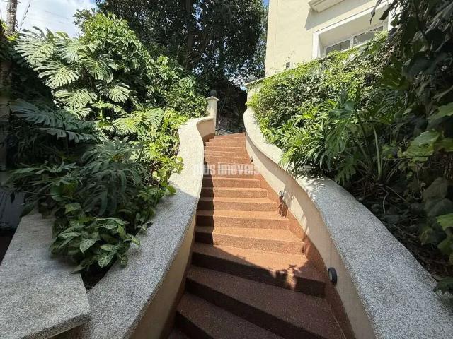 Casa / Sobrado para Venda em São Paulo/SP Pacaembu 4 Quartos