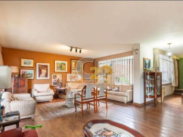 Casa / Sobrado para Venda em São Paulo/SP Pacaembu 4 Quartos