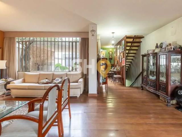 Casa / Sobrado para Venda em São Paulo/SP Pacaembu 4 Quartos