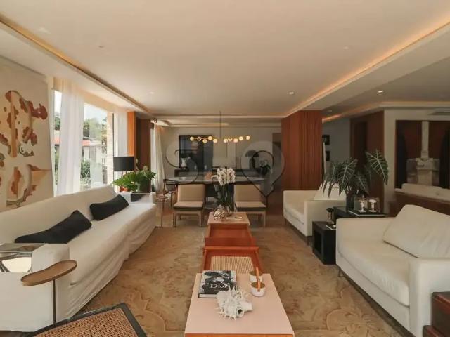 Casa / Sobrado para Venda em São Paulo/SP Pacaembu 4 Quartos