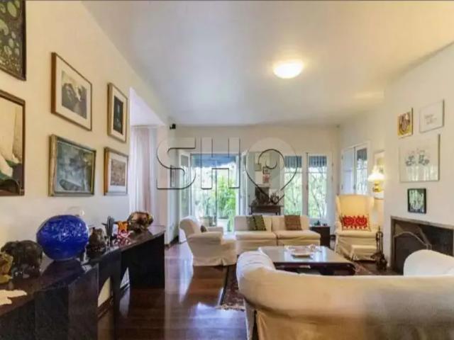 Casa / Sobrado para Venda em São Paulo/SP Pacaembu 4 Quartos
