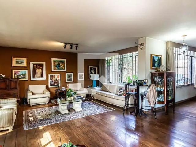Casa / Sobrado para Venda em São Paulo/SP Pacaembu 4 Quartos