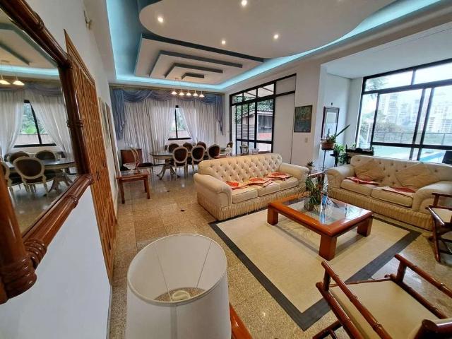 Casa / Sobrado para Venda em São Paulo/SP Pacaembu 4 Quartos