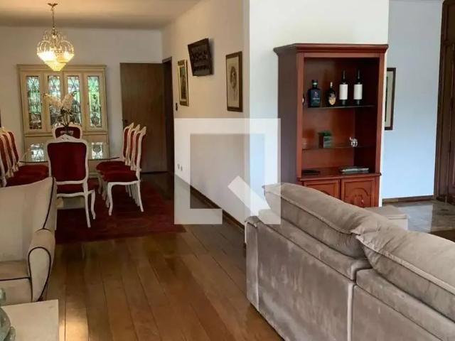 Casa / Sobrado para Venda em São Paulo/SP Pacaembu 4 Quartos