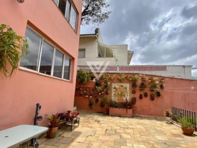 Casa / Sobrado para Venda em São Paulo/SP Pacaembu 4 Quartos