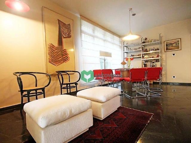 Casa / Sobrado para Venda em São Paulo/SP Pacaembu 4 Quartos