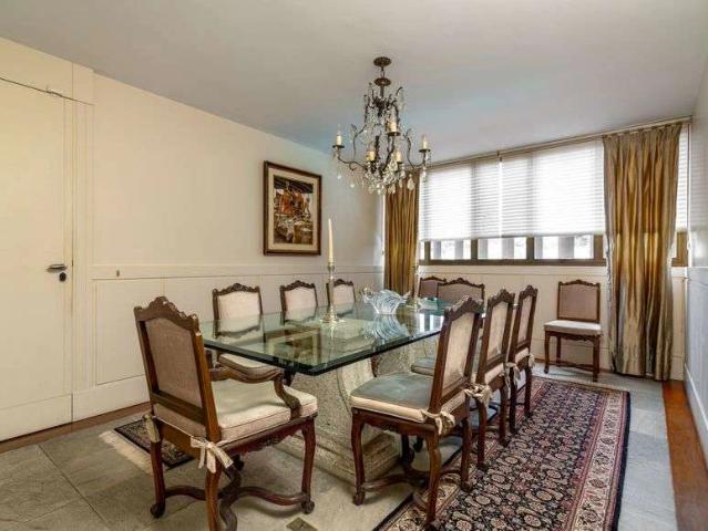 Casa / Sobrado para Venda em São Paulo/SP Pacaembu 4 Quartos