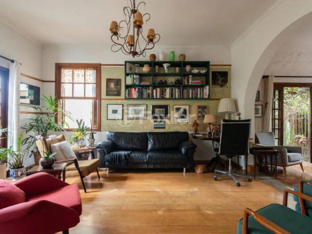 Casa / Sobrado para Venda em São Paulo/SP Pacaembu 5 Quartos