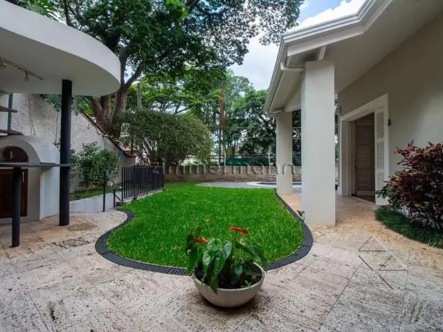 Casa / Sobrado para Venda em São Paulo/SP Pacaembu 5 Quartos