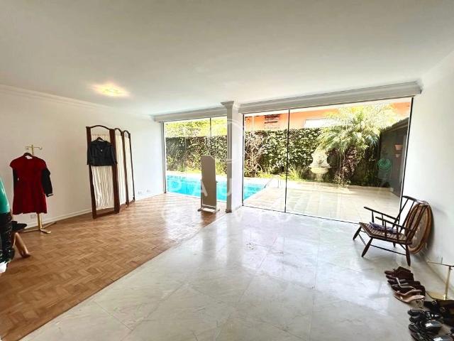 Casa / Sobrado para Venda em São Paulo/SP Pacaembu 5 Quartos