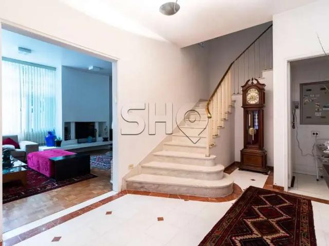 Casa / Sobrado para Venda em São Paulo/SP Pacaembu 5 Quartos