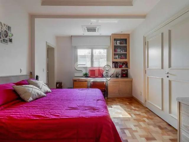 Casa / Sobrado para Venda em São Paulo/SP Pacaembu 5 Quartos
