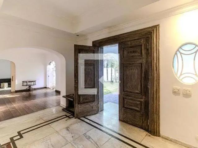 Casa / Sobrado para Venda em São Paulo/SP Pacaembu 5 Quartos