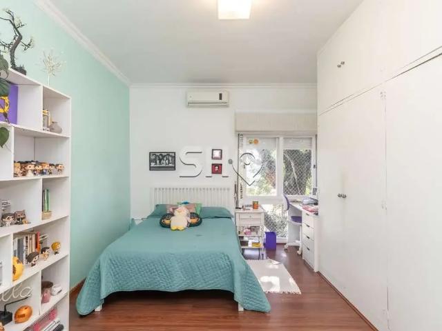 Casa / Sobrado para Venda em São Paulo/SP Pacaembu 5 Quartos