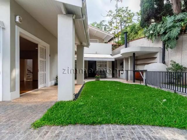 Casa / Sobrado para Venda em São Paulo/SP Pacaembu 5 Quartos