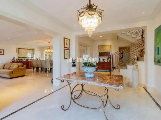 Casa / Sobrado para Venda em São Paulo/SP Pacaembu 5 Quartos