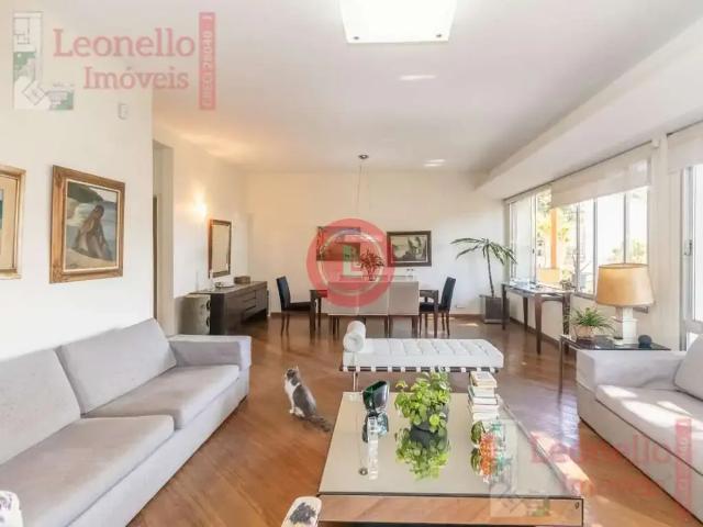 Casa / Sobrado para Venda em São Paulo/SP Pacaembu 5 Quartos