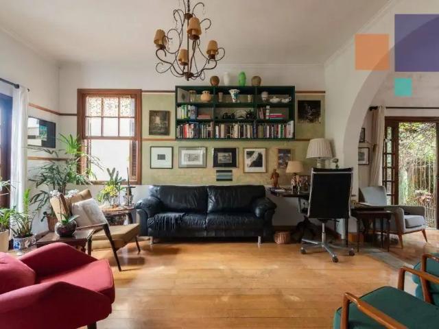 Casa / Sobrado para Venda em São Paulo/SP Pacaembu 5 Quartos