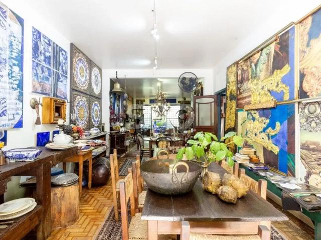 Casa / Sobrado para Venda em São Paulo/SP Pacaembu 5 Quartos