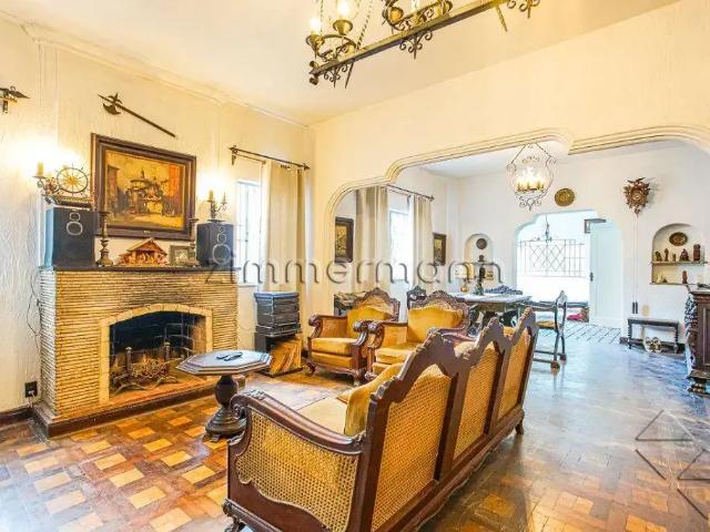 Casa / Sobrado para Venda em São Paulo/SP Pacaembu 5 Quartos