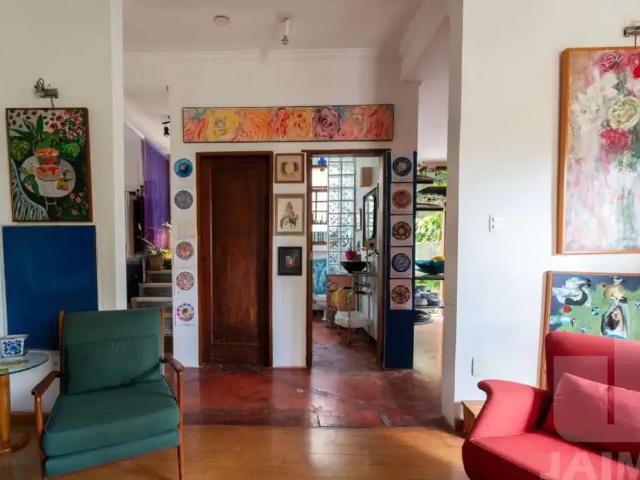 Casa / Sobrado para Venda em São Paulo/SP Pacaembu 5 Quartos