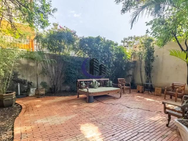 Casa / Sobrado para Venda em São Paulo/SP Pacaembu 5 Quartos
