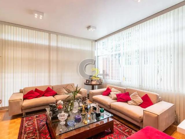 Casa / Sobrado para Venda em São Paulo/SP Pacaembu 5 Quartos