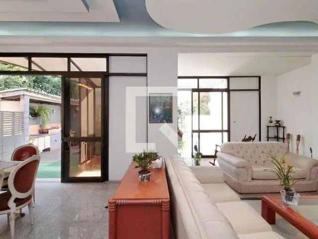 Casa / Sobrado para Venda em São Paulo/SP Pacaembu 5 Quartos