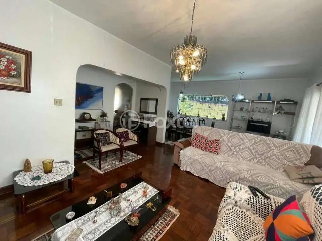 Casa / Sobrado para Venda em São Paulo/SP Pacaembu 6 Quartos