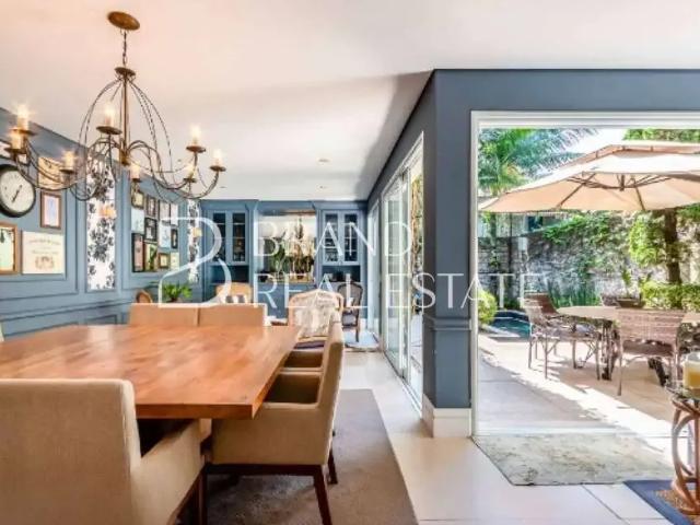 Casa / Sobrado para Venda em São Paulo/SP Pacaembu 3 Quartos