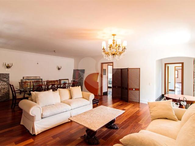 Casa / Sobrado para Venda em São Paulo/SP Pacaembu 3 Quartos