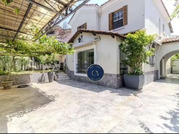 Casa / Sobrado para Venda em São Paulo/SP Pacaembu 3 Quartos