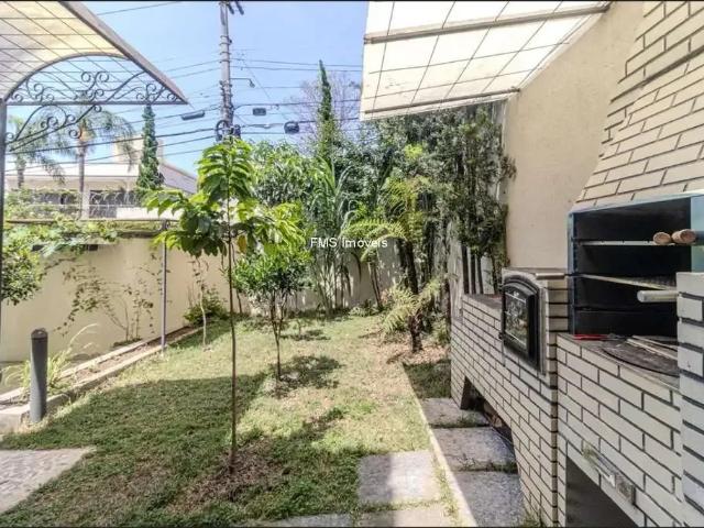 Casa / Sobrado para Venda em São Paulo/SP Pacaembu 3 Quartos
