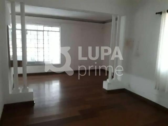 Casa / Sobrado para Venda em São Paulo/SP Parada Inglesa 8 Quartos