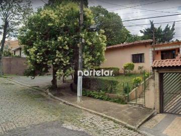 Praça Alcebíades de Souza - Jardim, Garagem