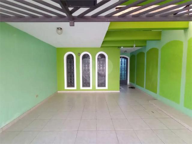 Casa / Sobrado para Venda em São Paulo/SP Parque São Lucas 3 Quartos