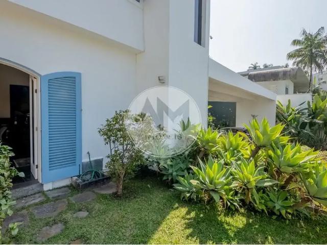 Casa / Sobrado para Venda em São Paulo/SP Real Parque 4 Quartos