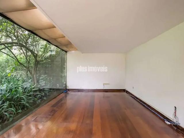 Casa / Sobrado para Venda em São Paulo/SP Real Parque 4 Quartos