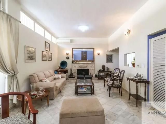 Casa / Sobrado para Venda em São Paulo/SP Real Parque 4 Quartos