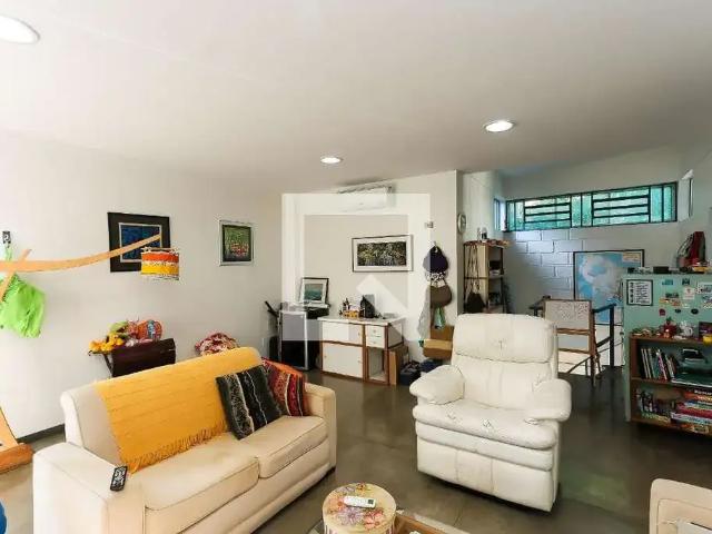 Casa / Sobrado para Venda em São Paulo/SP Real Parque 4 Quartos