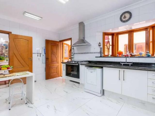 Casa / Sobrado para Venda em São Paulo/SP Super Quadra Morumbi 5 Quartos