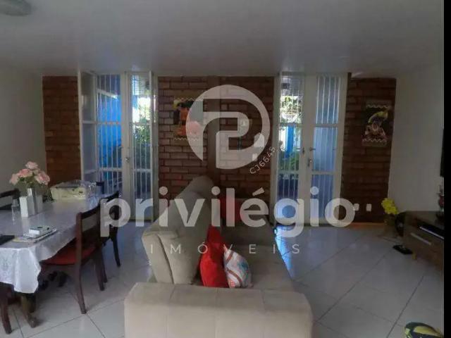 Casa / Sobrado para Venda em São Pedro da Aldeia/RJ Centro 5 Quartos