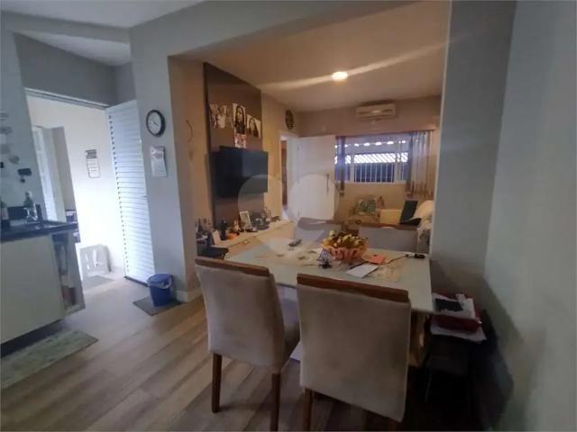 Casa / Sobrado para Venda em São Vicente/SP Jardim Independência 2 Quartos