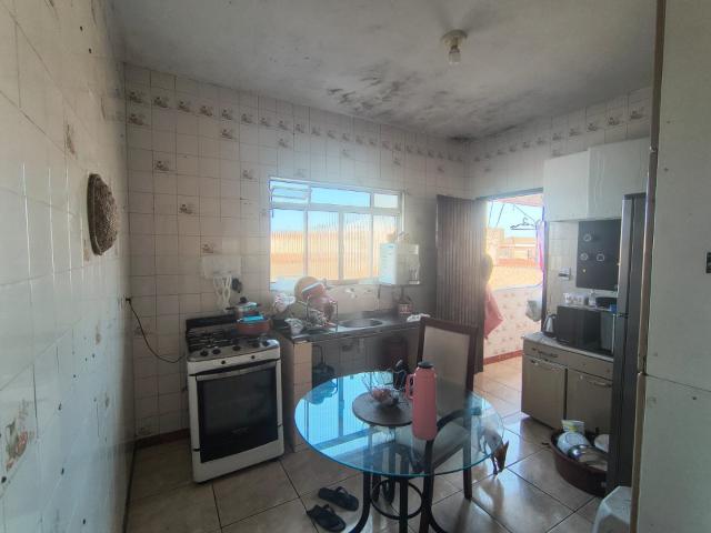 Casa / Sobrado para Venda em São Vicente/SP Parque das Bandeiras 3 Quartos