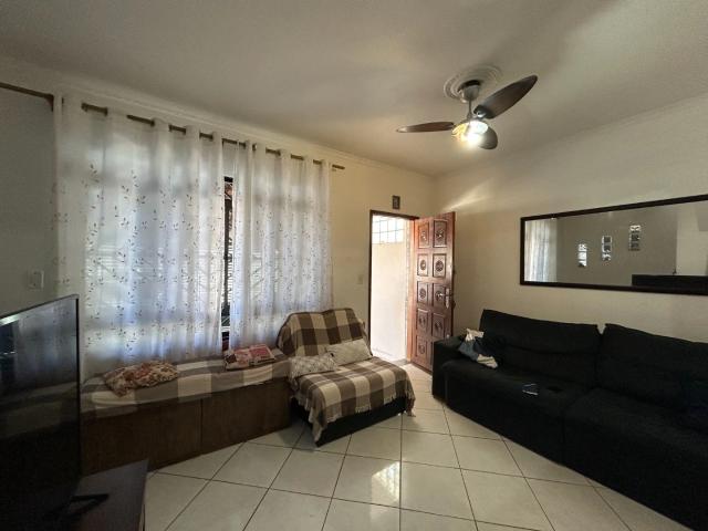 Casa / Sobrado para Venda em São Vicente/SP Vila Voturua 3 Quartos