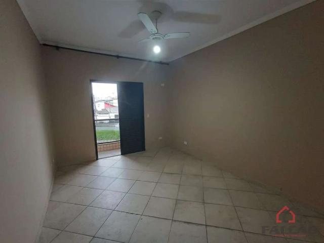 Casa / Sobrado para Venda em São Vicente/SP Vila Valença 3 Quartos